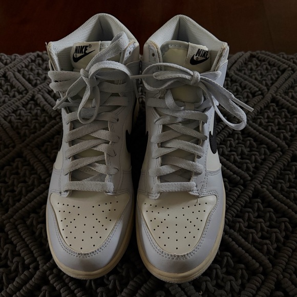 White/Light Purple/Black Nike High Dunks! Great condition! - Picture 2 of 3